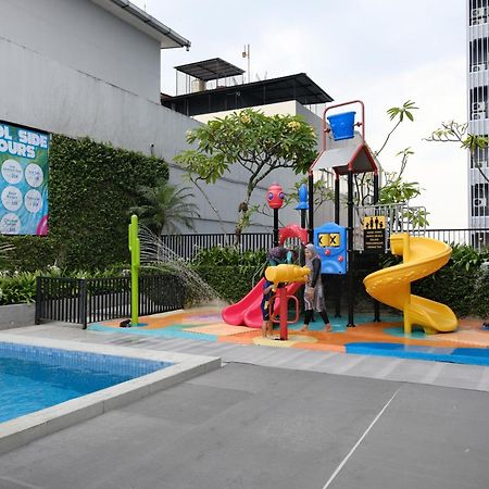 The Premiere Hotel Pekanbaru Exterior photo