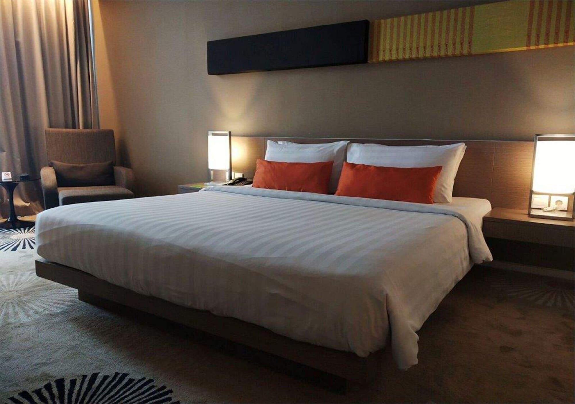 The Premiere Hotel Pekanbaru Exterior photo