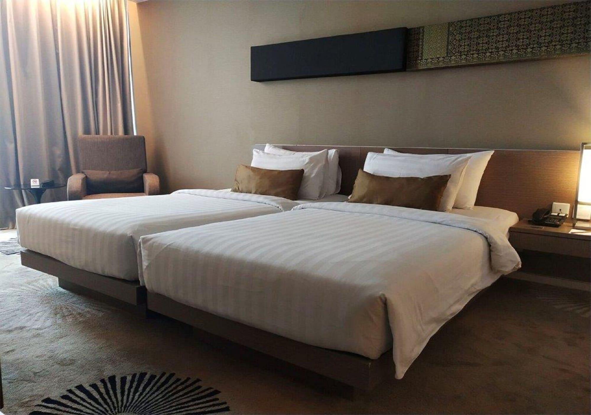 The Premiere Hotel Pekanbaru Exterior photo