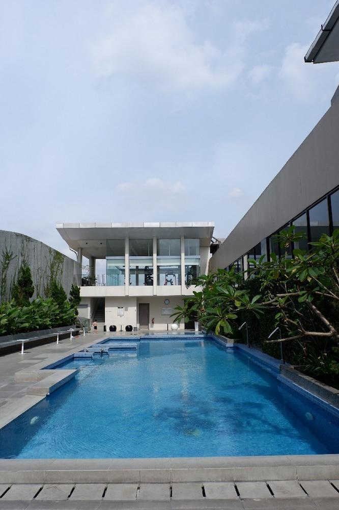 The Premiere Hotel Pekanbaru Exterior photo