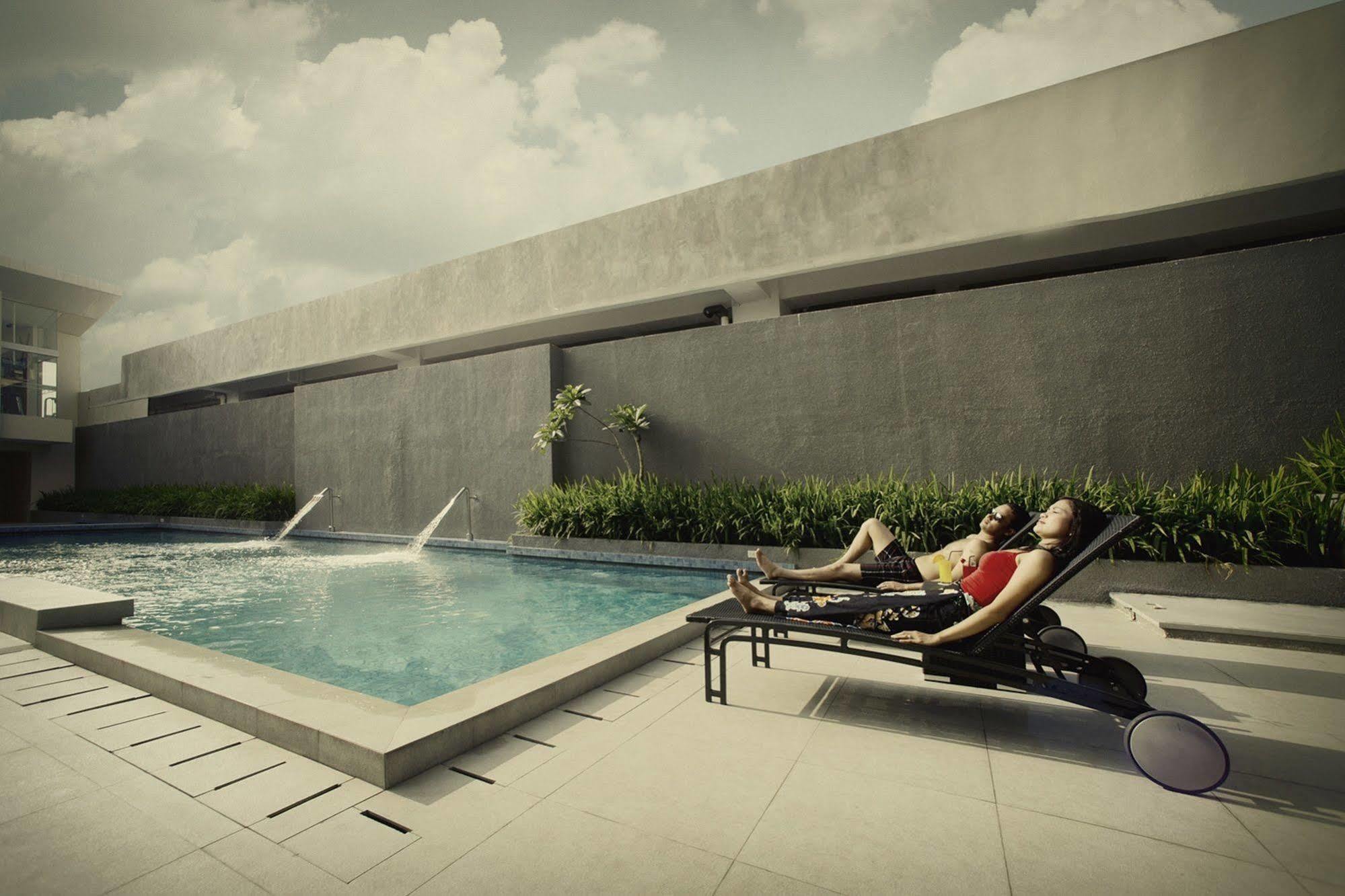 The Premiere Hotel Pekanbaru Exterior photo